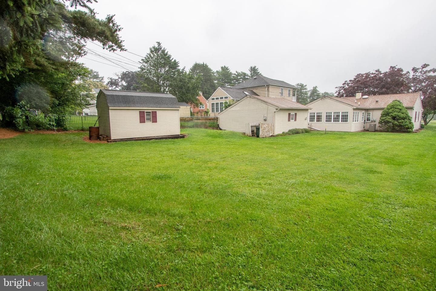 1327 Park Avenue photo 11