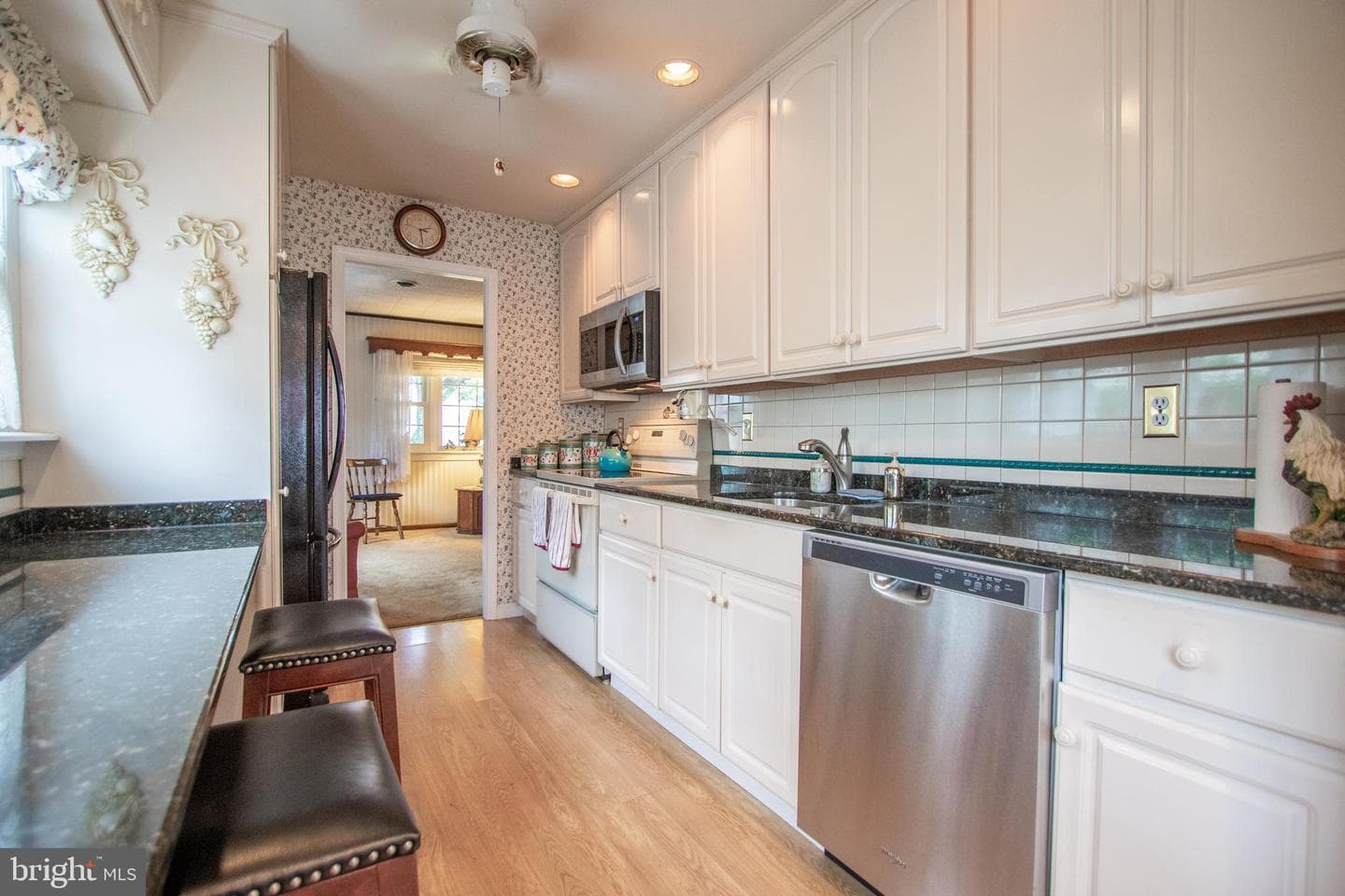 1327 Park Avenue photo 20