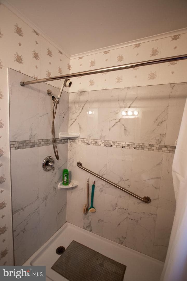 1327 Park Avenue photo 29