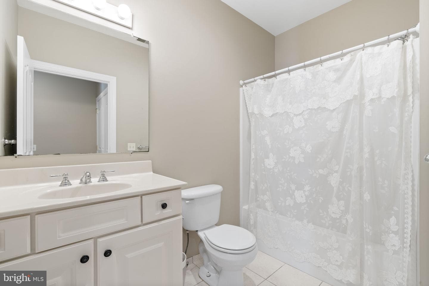1324 W Chester Pike #105 photo 16