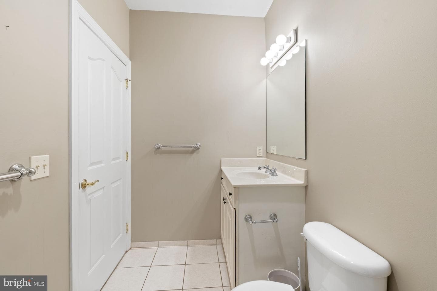 1324 W Chester Pike #105 photo 17
