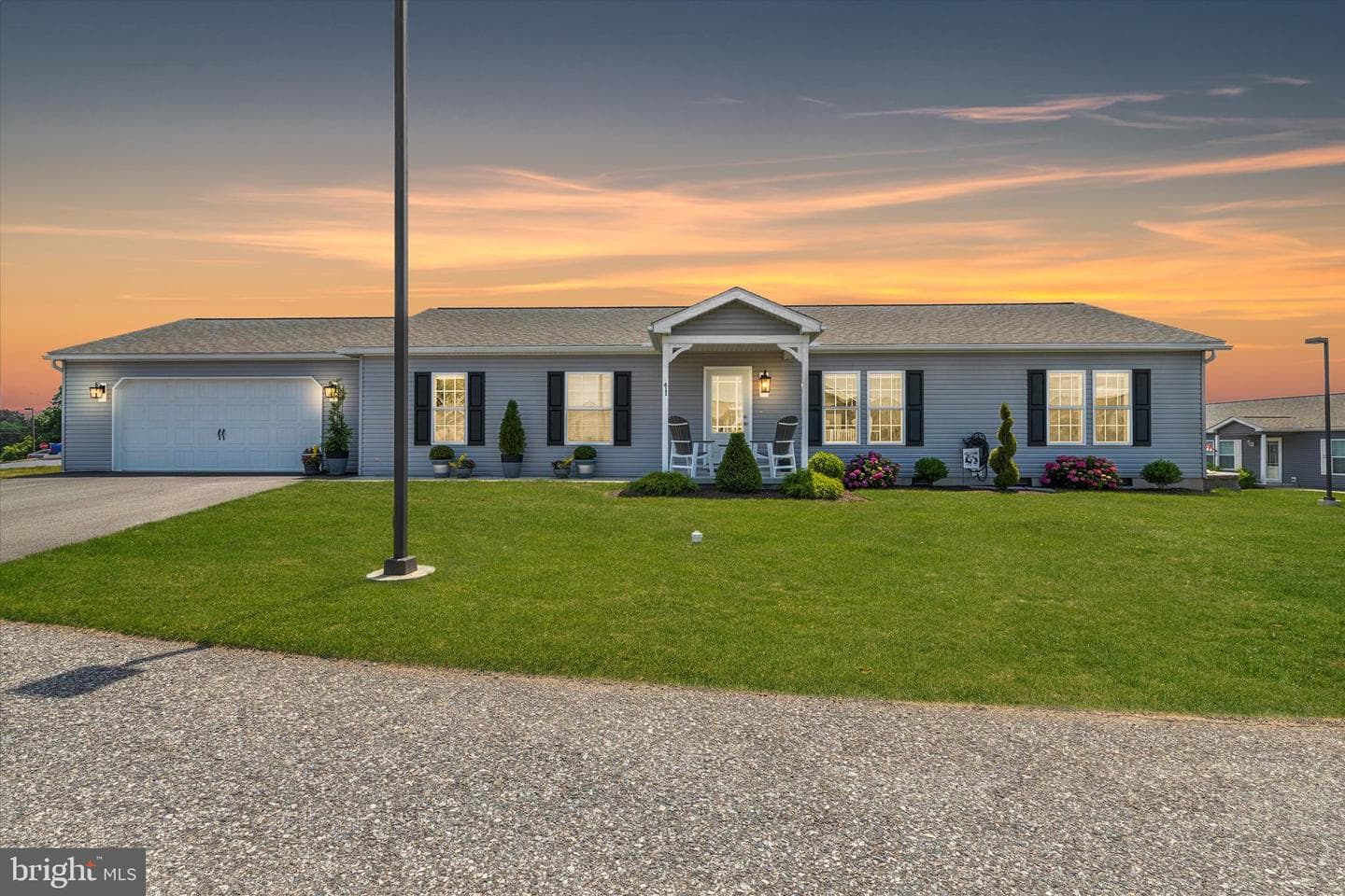 411 Rainbow Drive photo 1