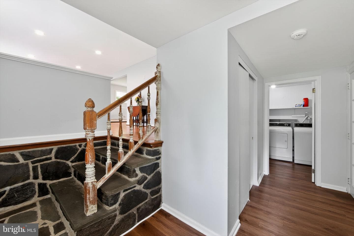 405 Edgewood Drive photo 3