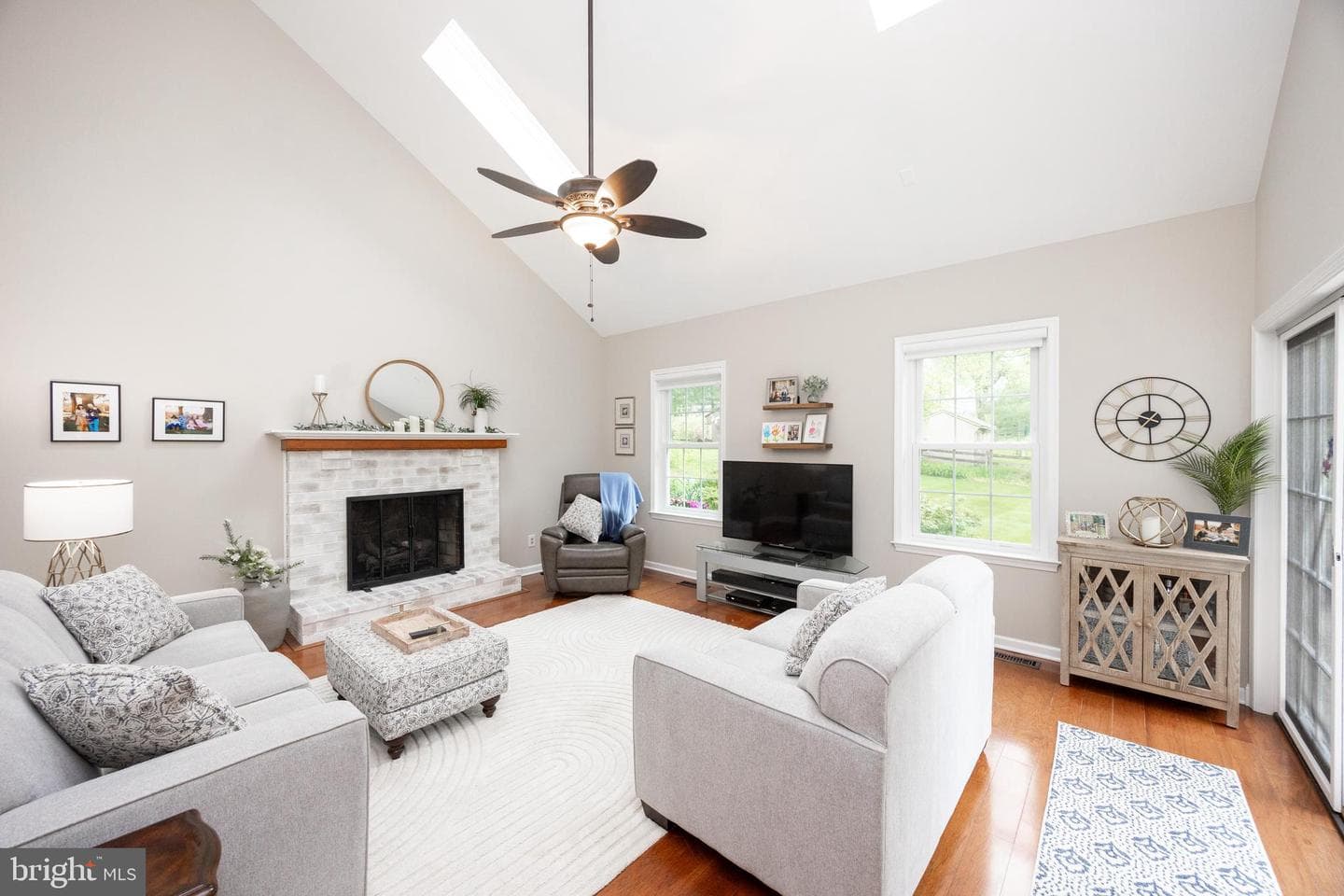 211 Ravenwood Road photo 11