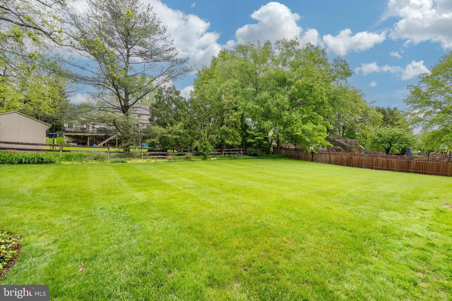 211 Ravenwood Road photo 27