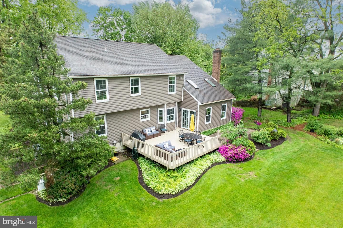 211 Ravenwood Road photo 3