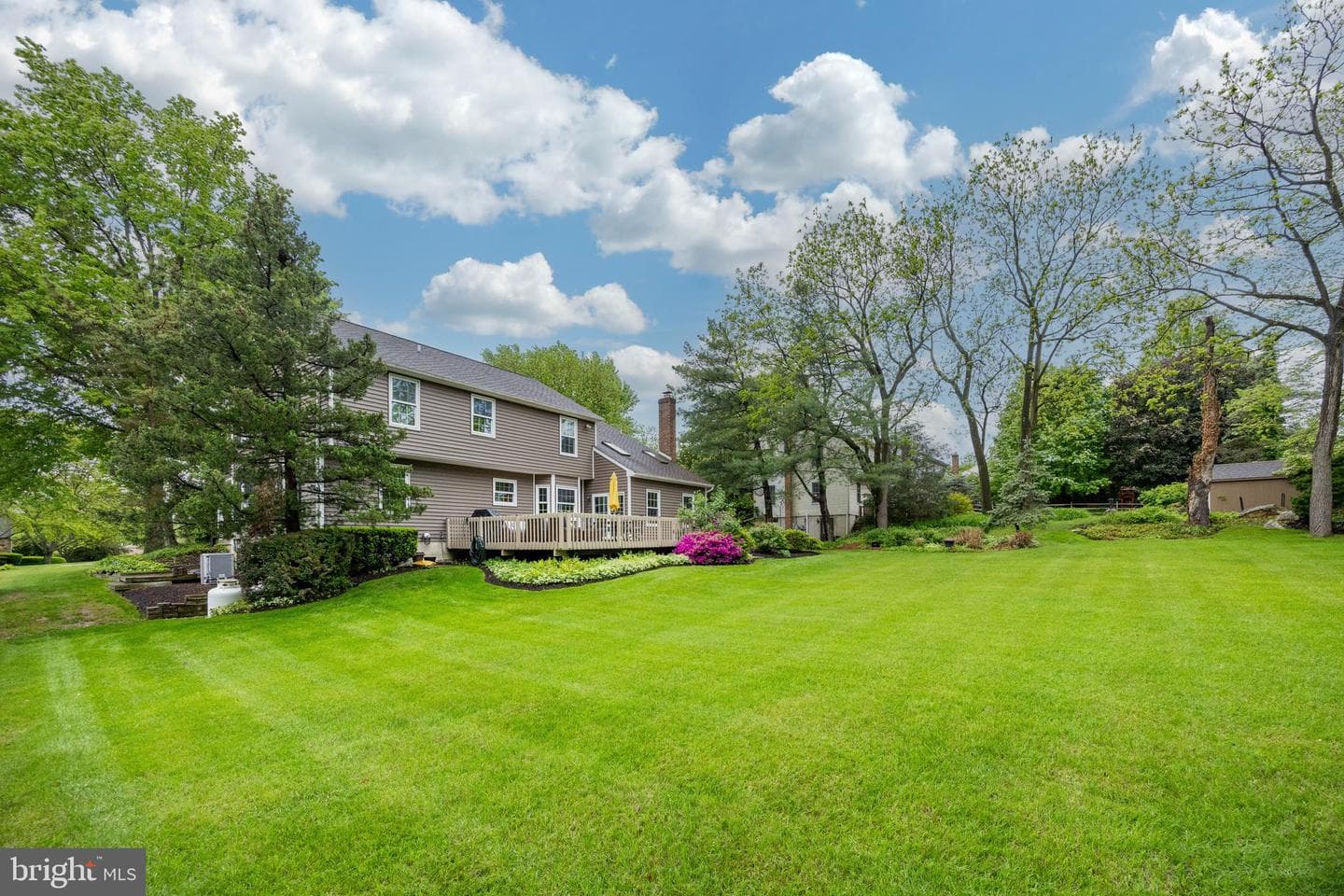 211 Ravenwood Road photo 43