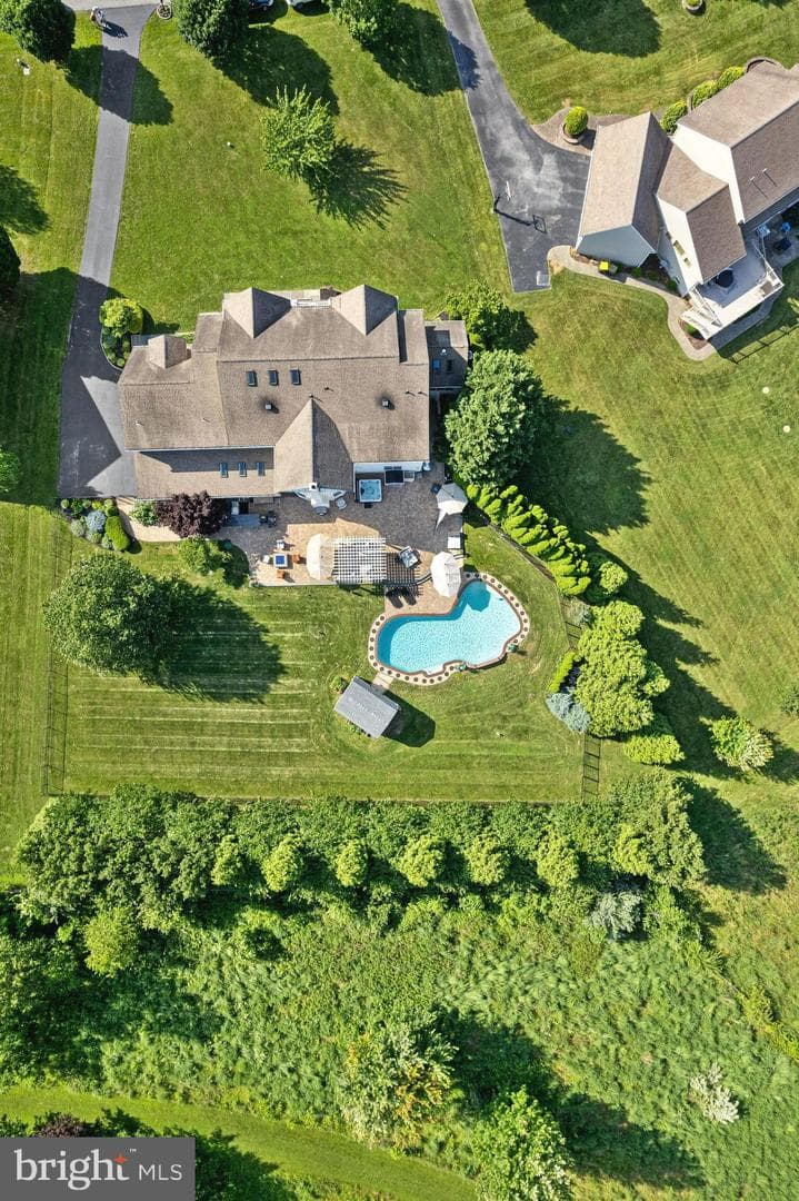 133 Talbot Drive photo 63