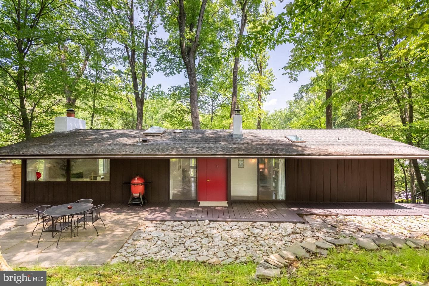 244 Vincent Road photo 1