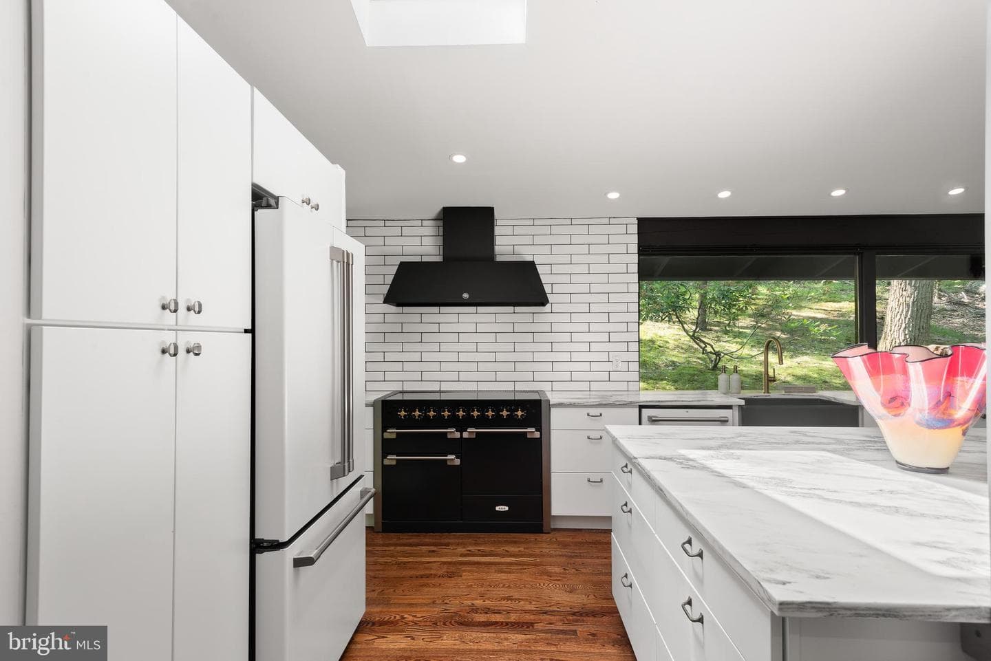 244 Vincent Road photo 8