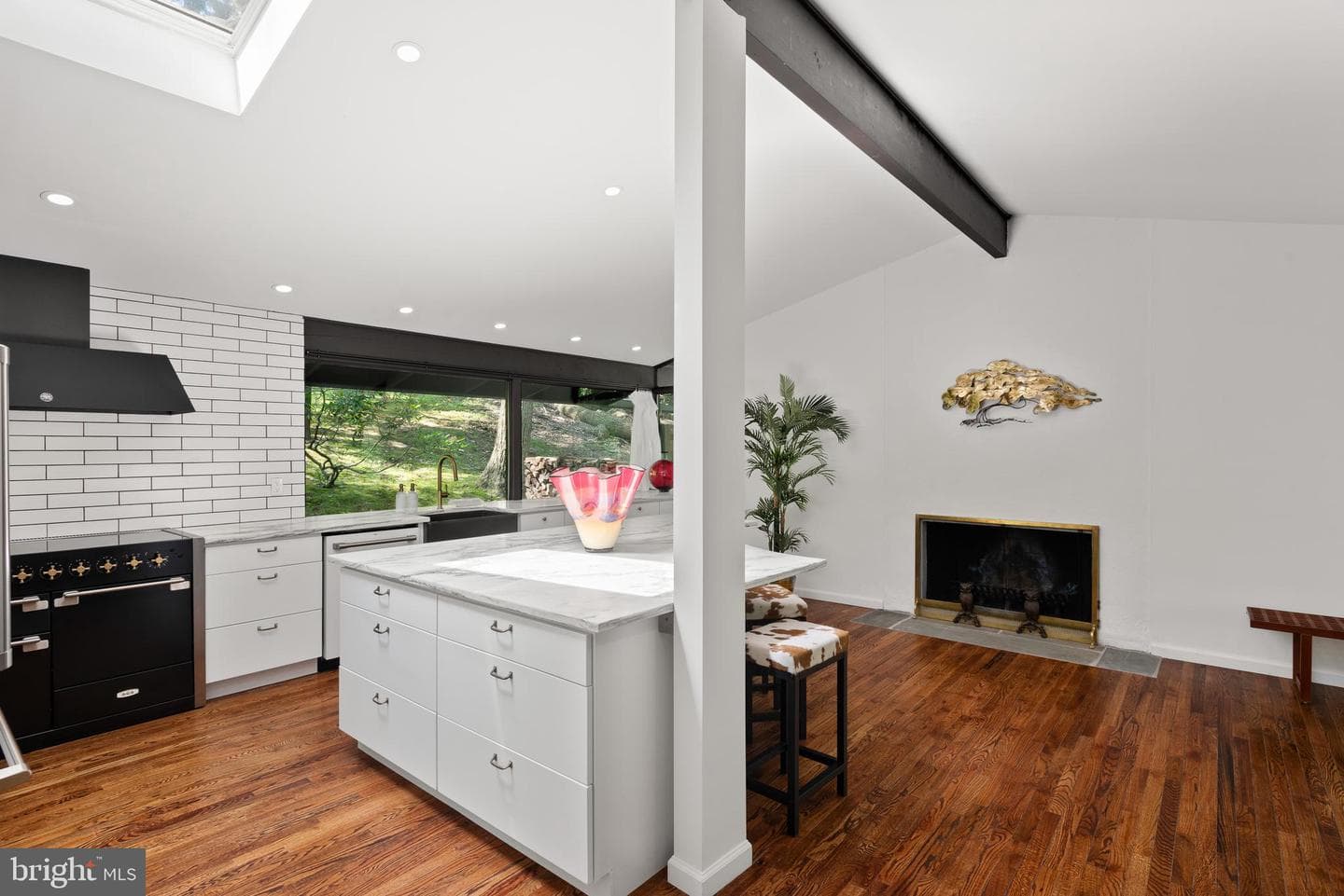 244 Vincent Road photo 9
