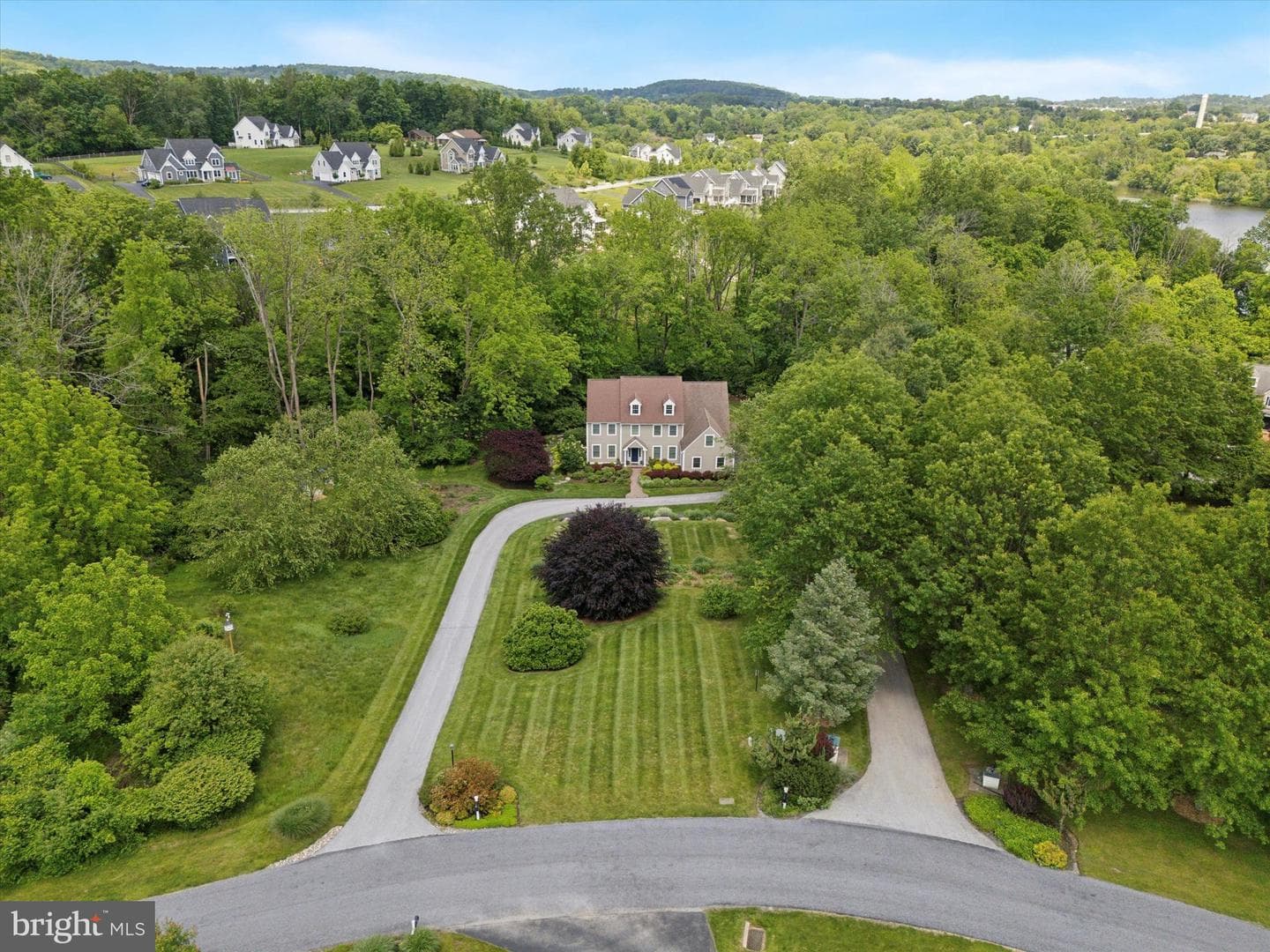 150 Waterview Drive photo 3