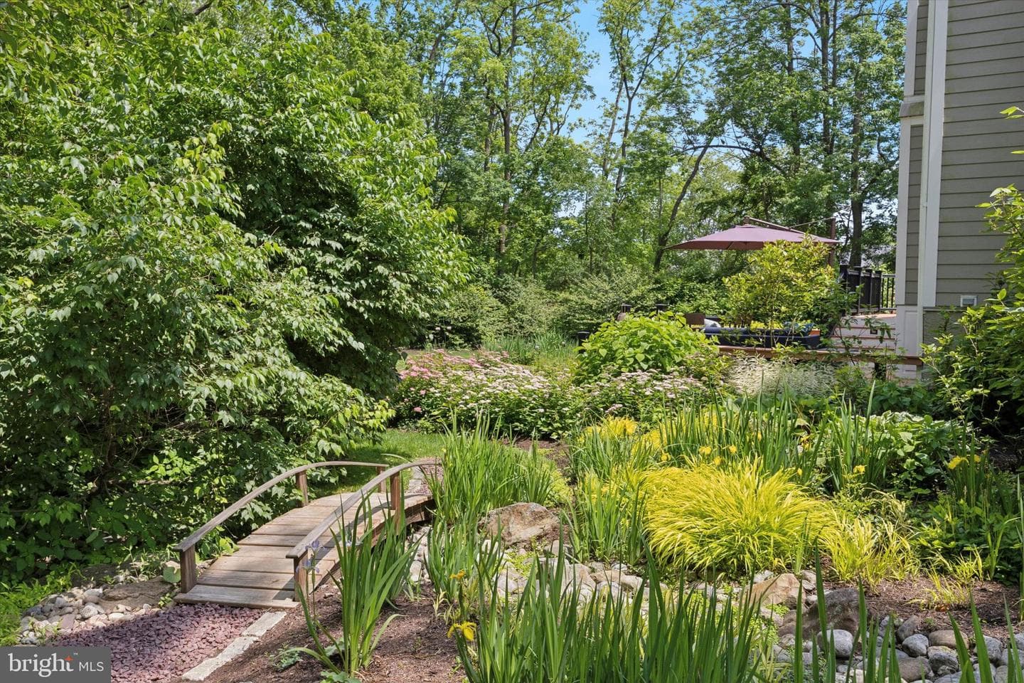 150 Waterview Drive photo 31