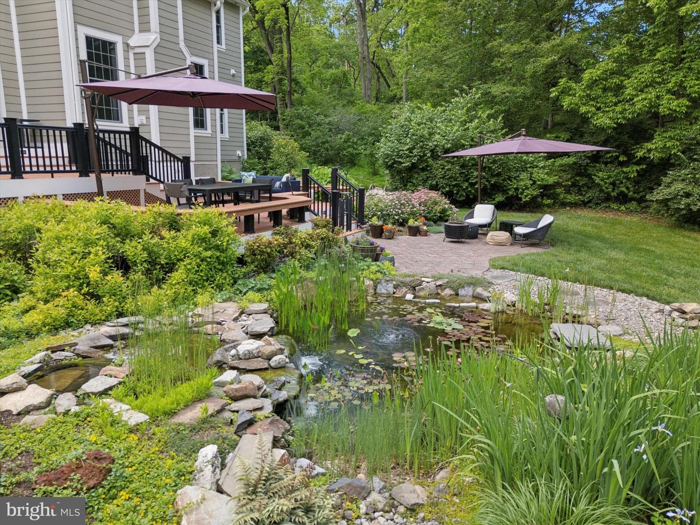150 Waterview Drive photo 33