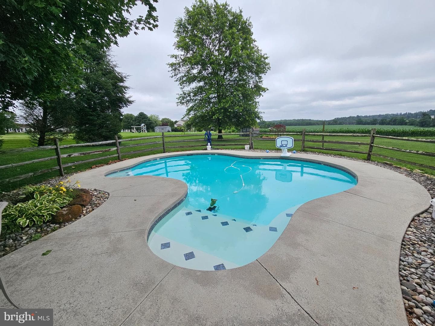 410 Chestnut Tree Road photo 2
