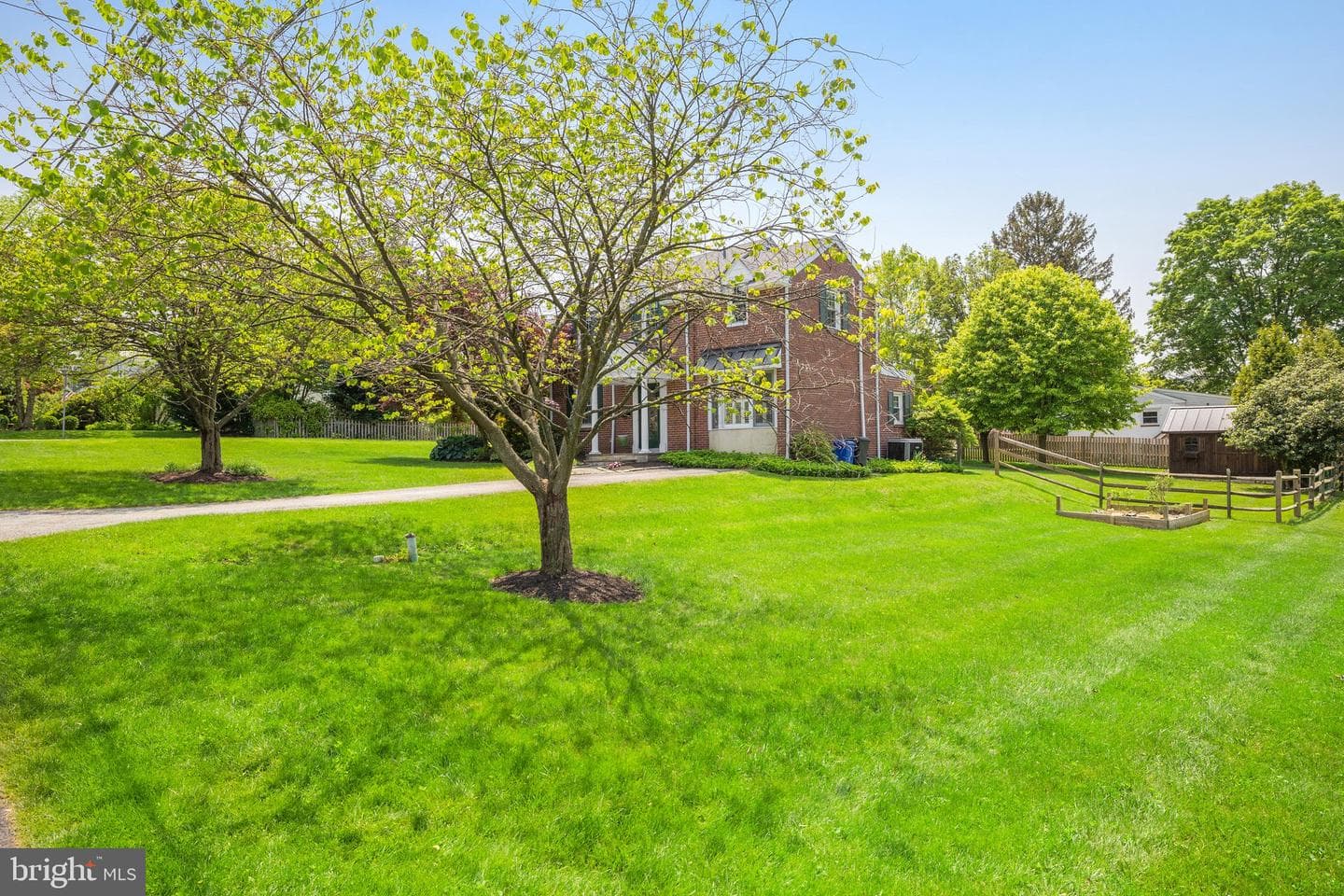 28 Crest Avenue photo 2