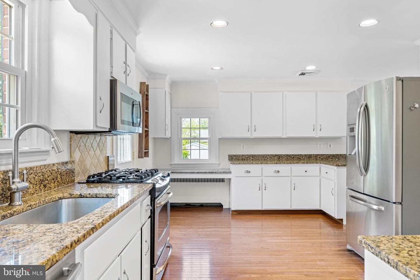 28 Crest Avenue photo 8