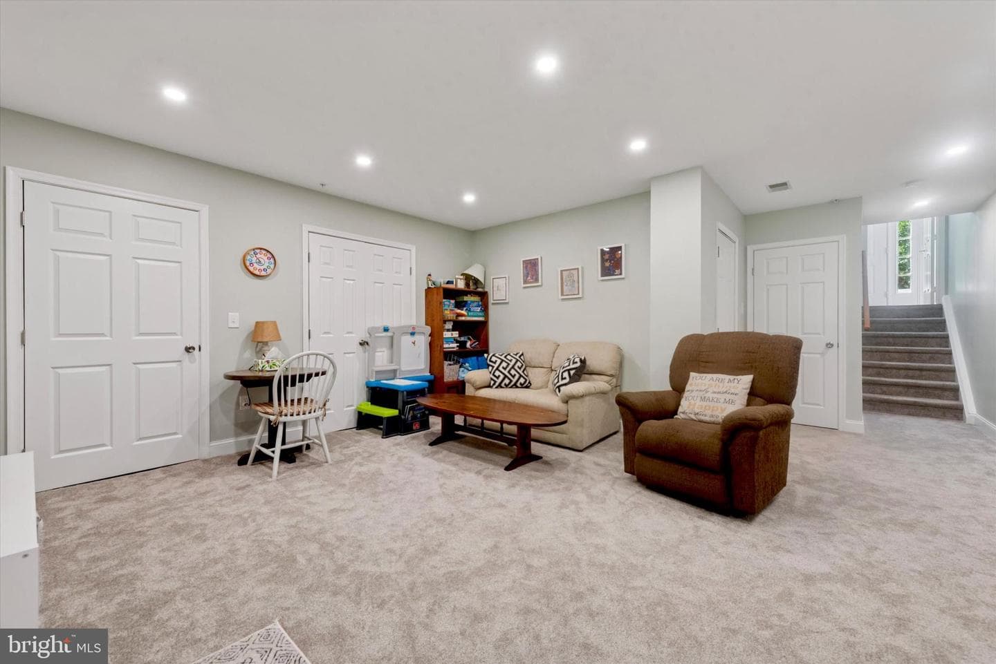 213 Buchanan Court photo 22