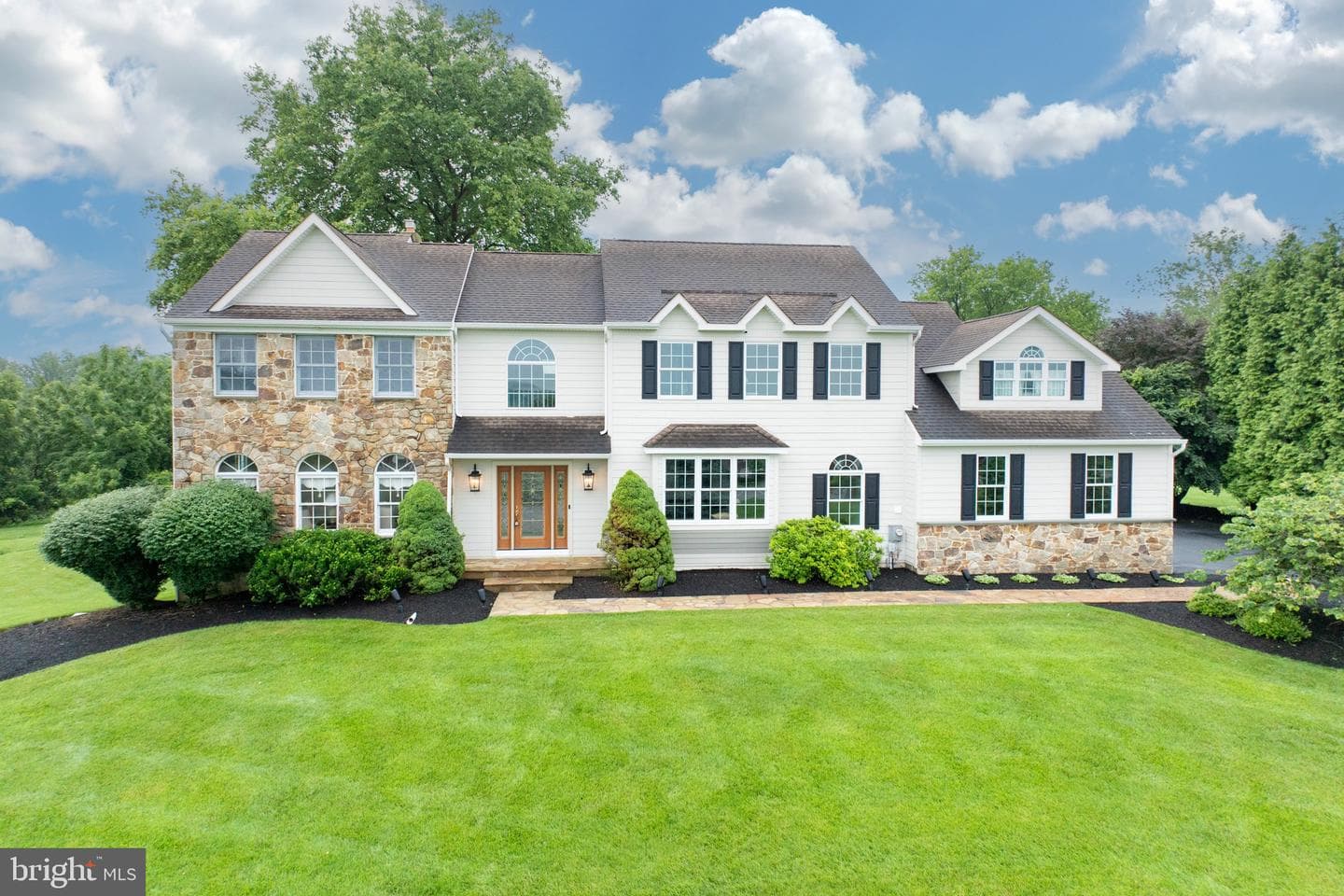 69 Fairfield Lane photo 1