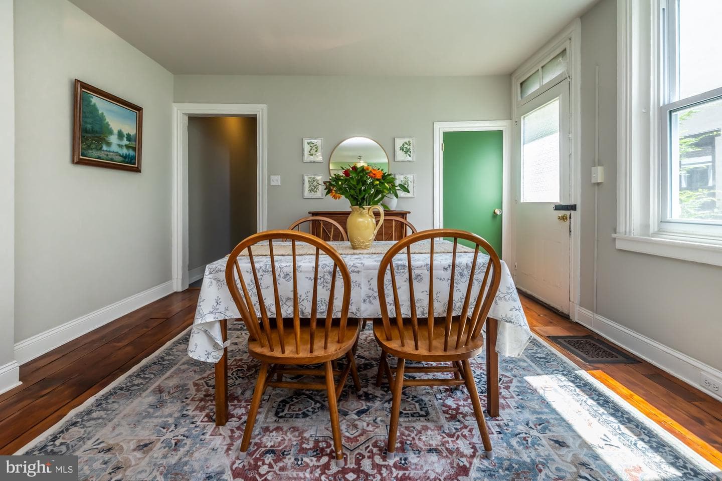 239 W Barnard Street photo 15