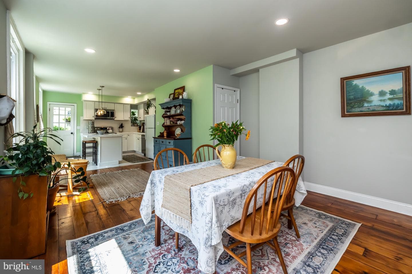 239 W Barnard Street photo 16