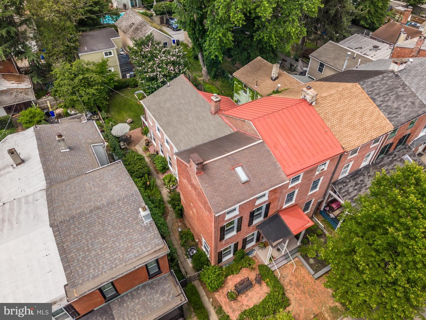 239 W Barnard Street photo 2
