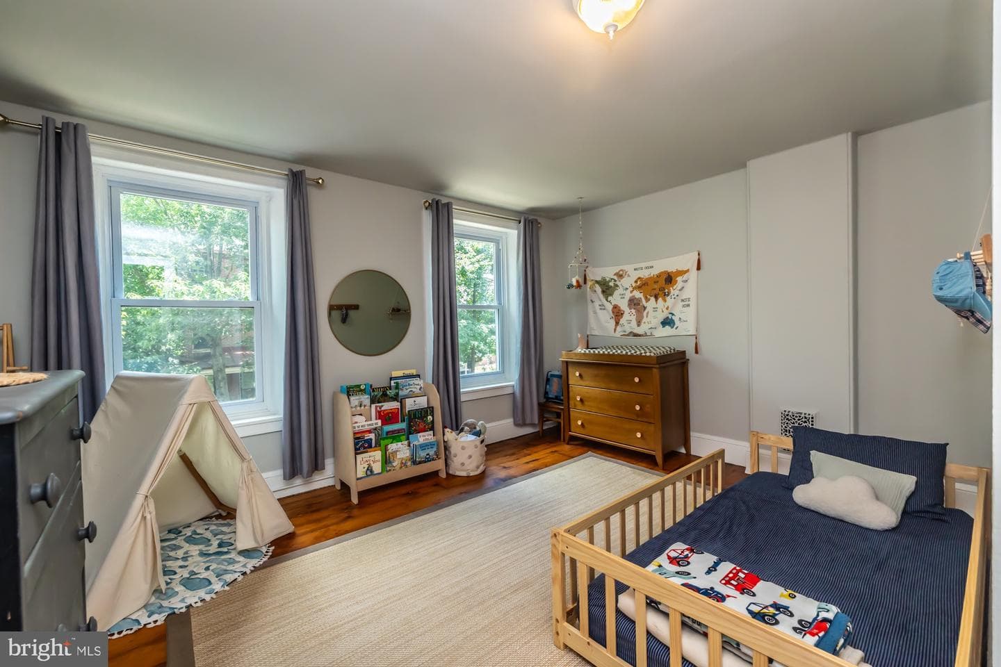 239 W Barnard Street photo 32