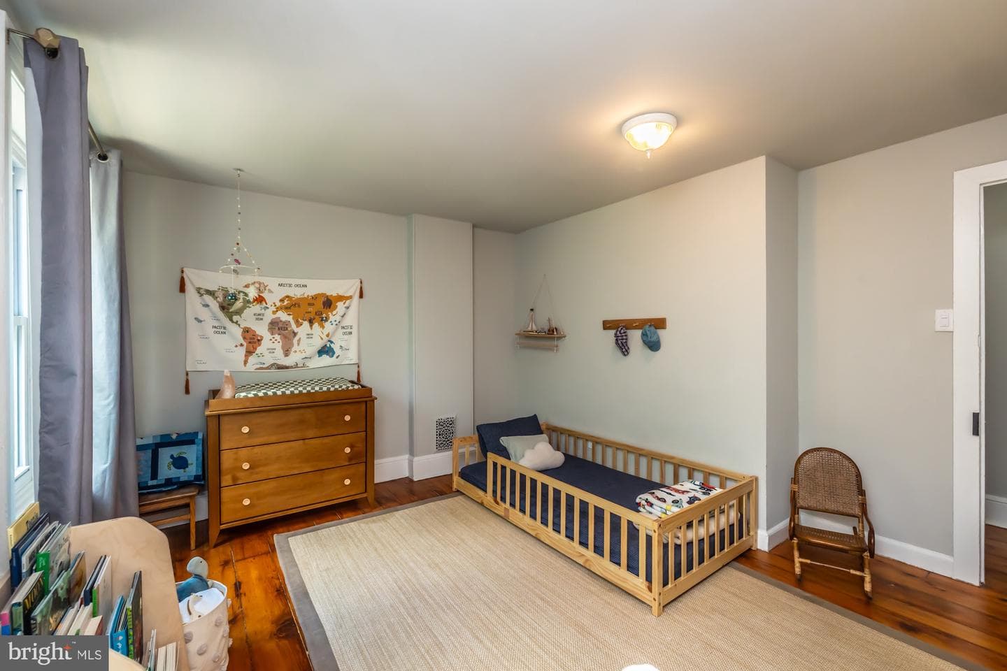 239 W Barnard Street photo 33