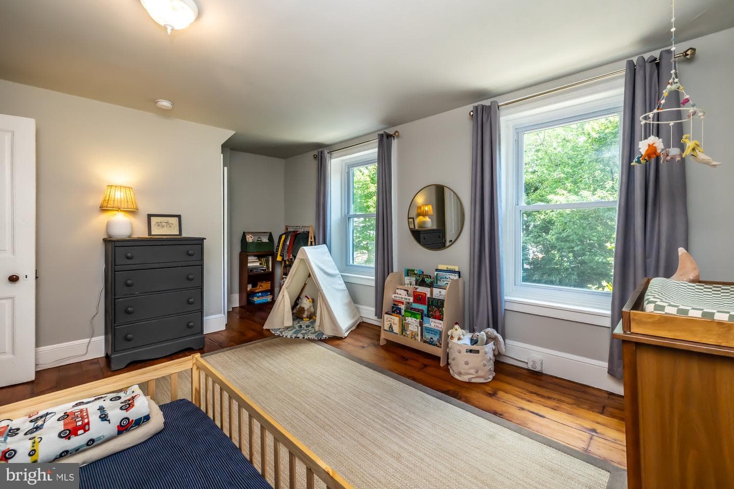 239 W Barnard Street photo 34