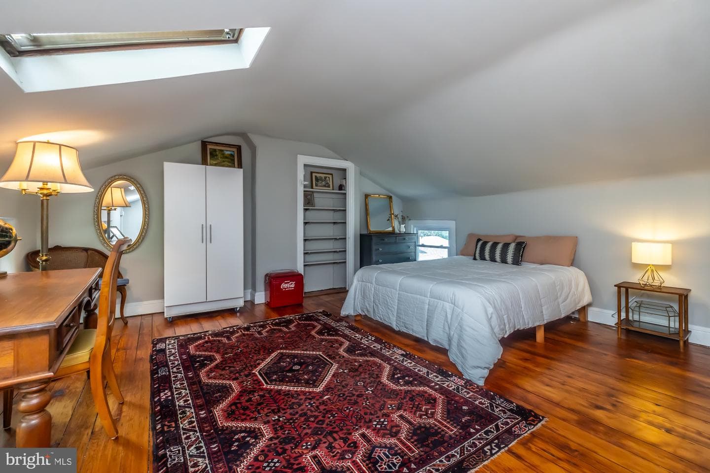 239 W Barnard Street photo 35