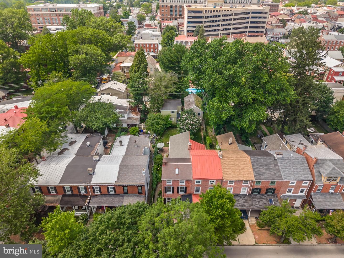 239 W Barnard Street photo 4