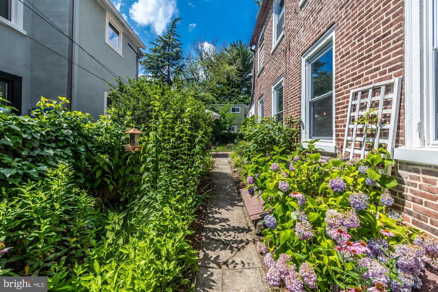 239 W Barnard Street photo 42