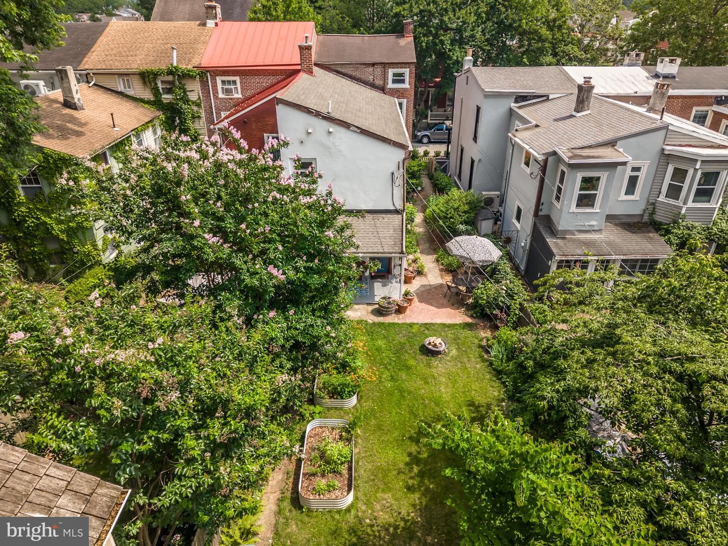 239 W Barnard Street photo 6