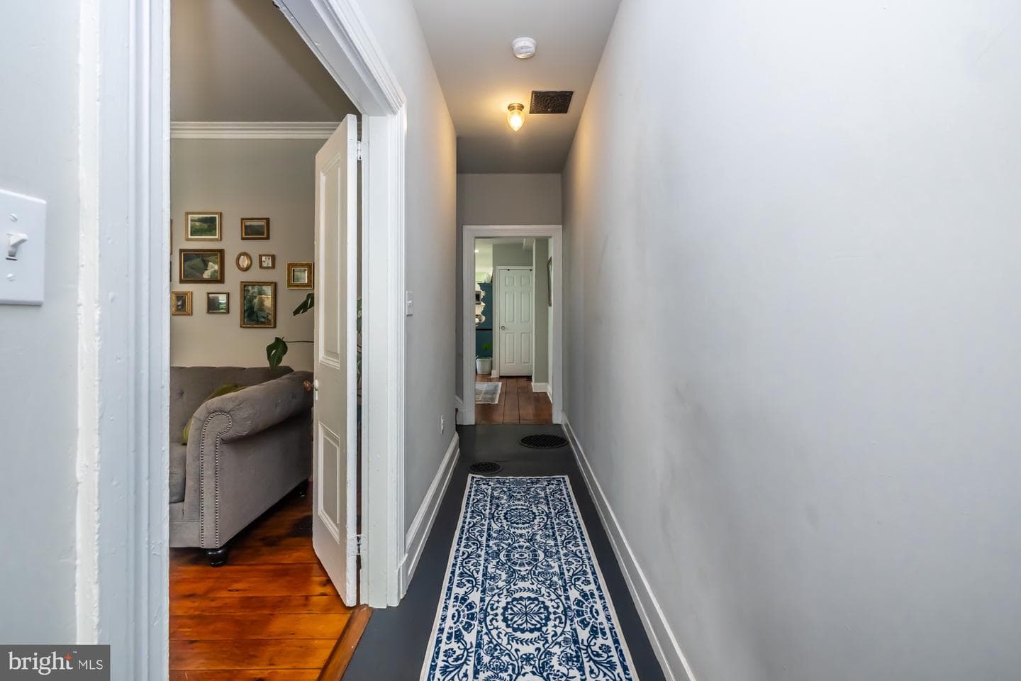 239 W Barnard Street photo 9