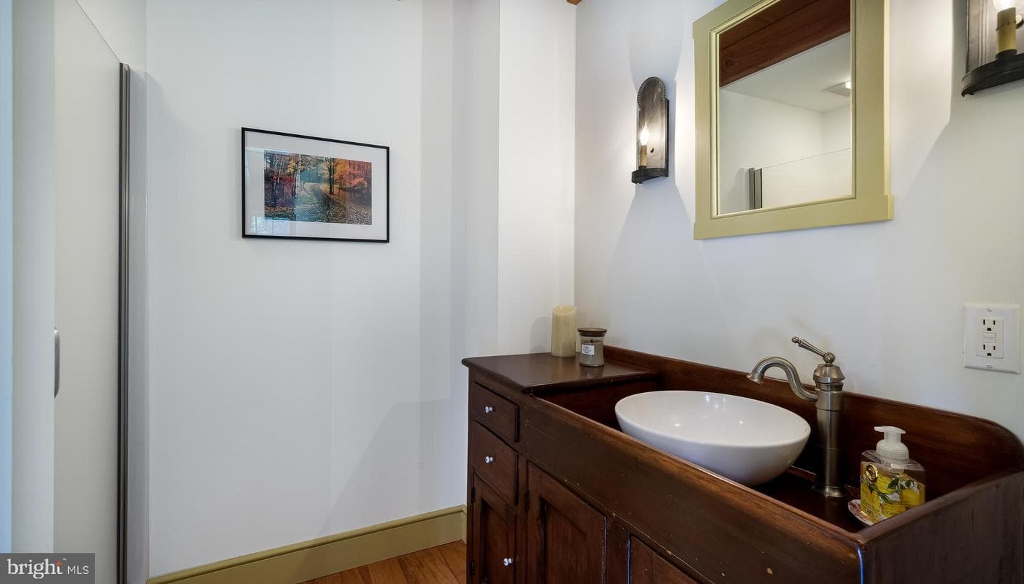 208 Hurley Road photo 28