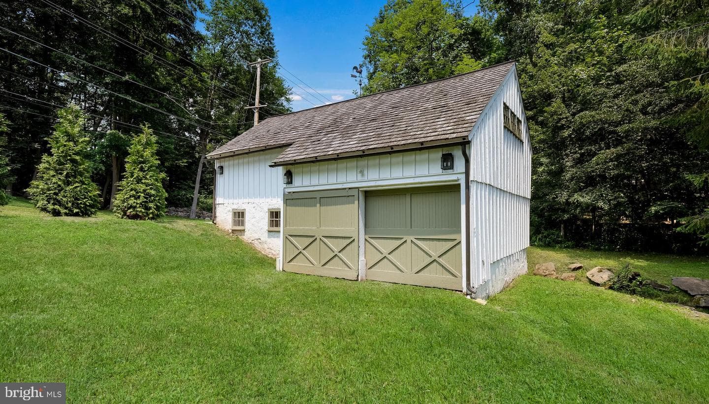 208 Hurley Road photo 29