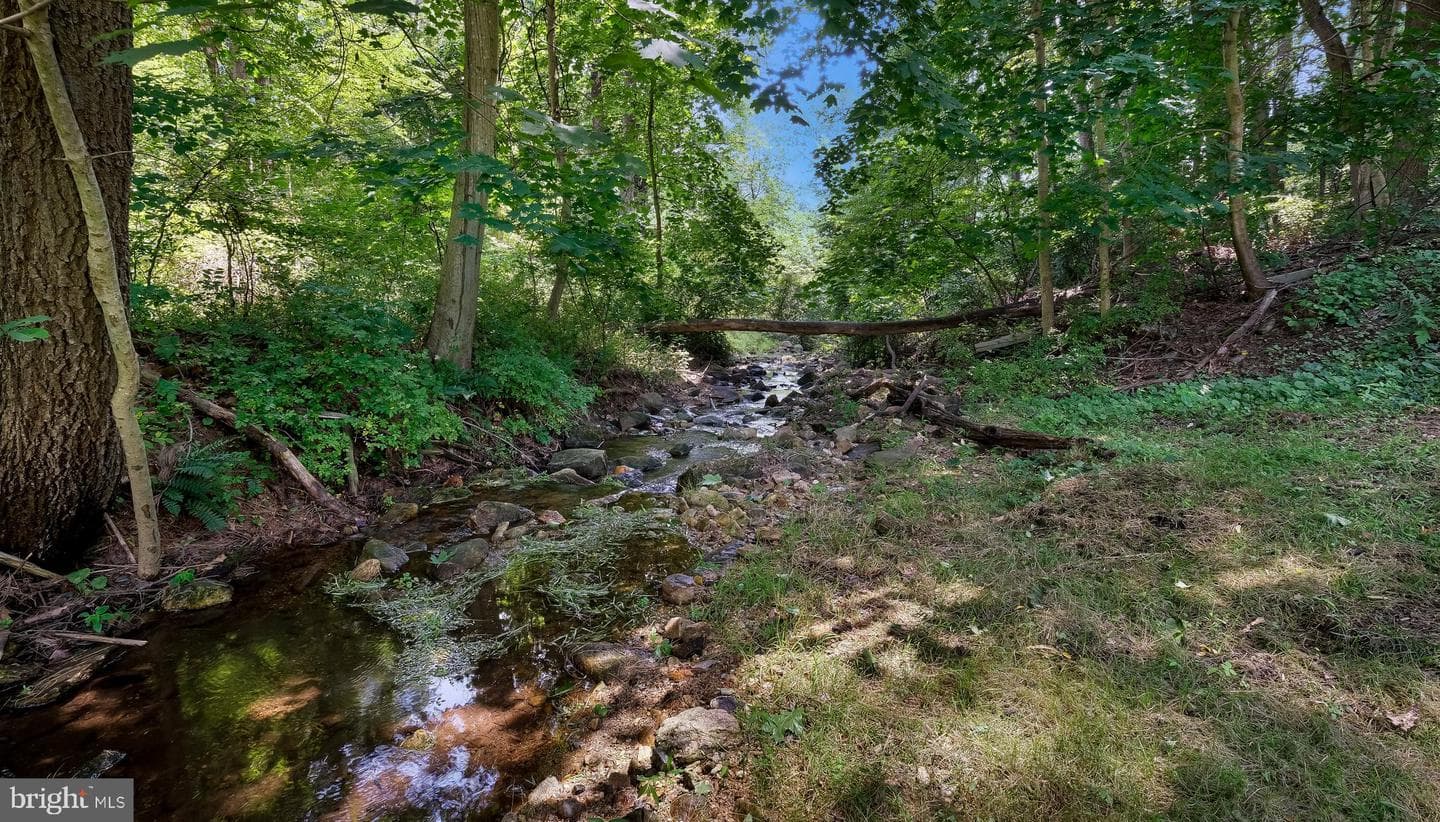 208 Hurley Road photo 32