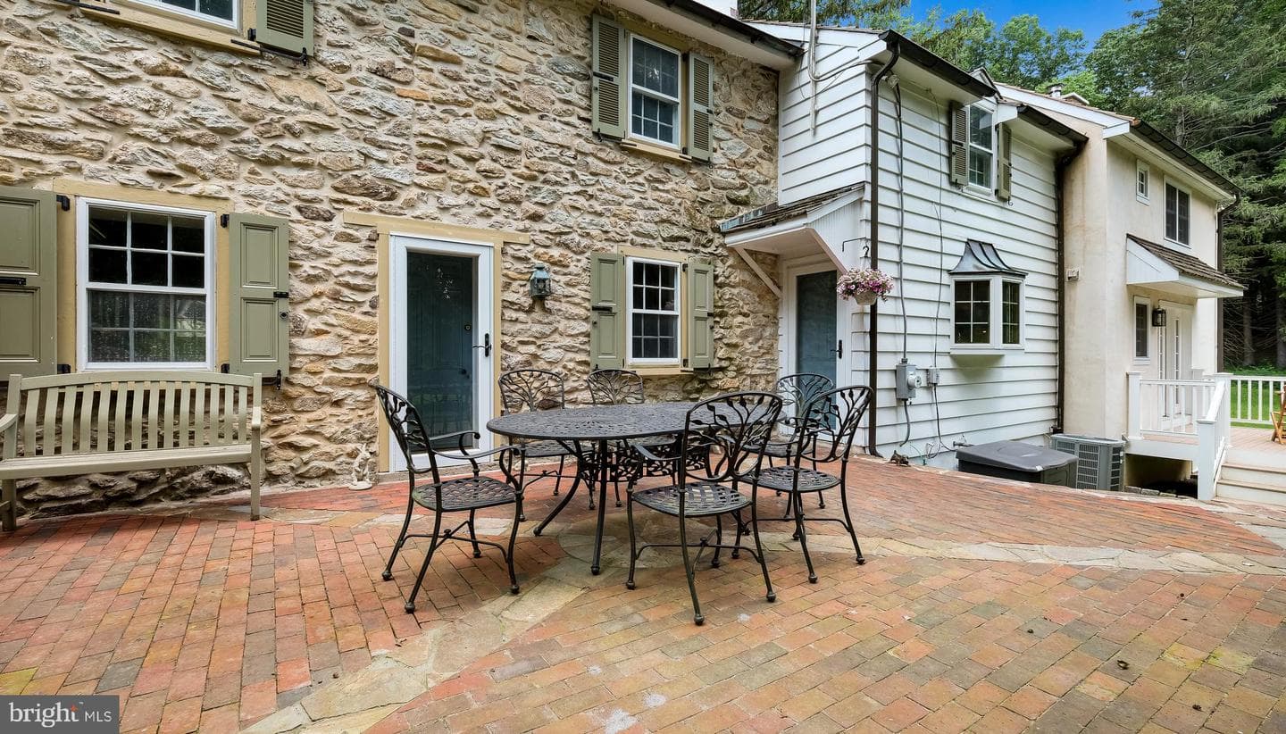 208 Hurley Road photo 33