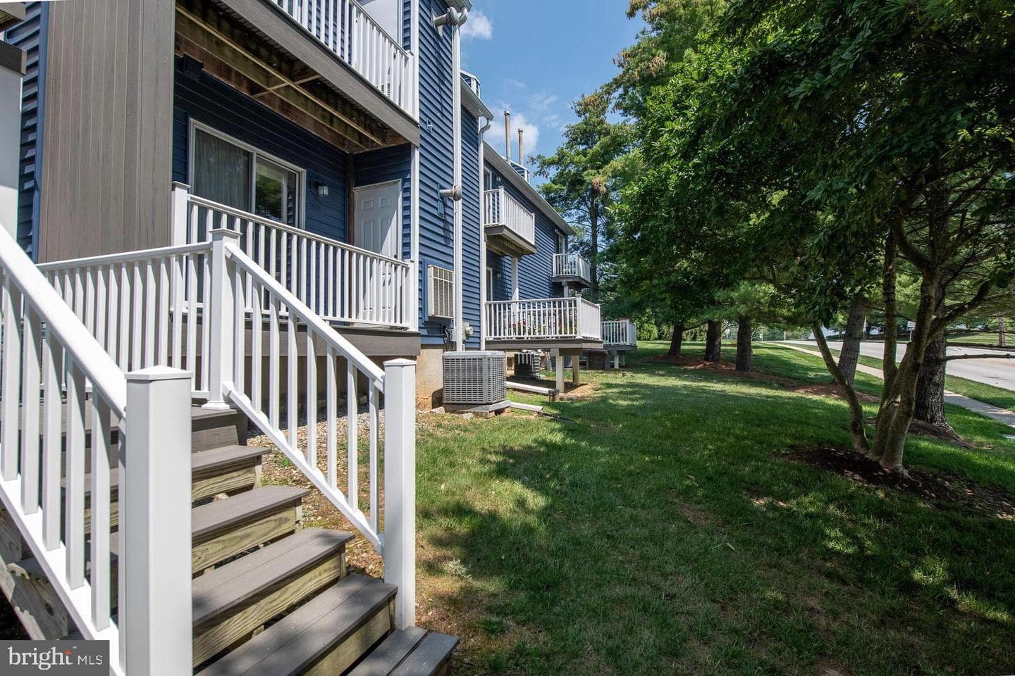 1001 Roundhouse Court #11 photo 35