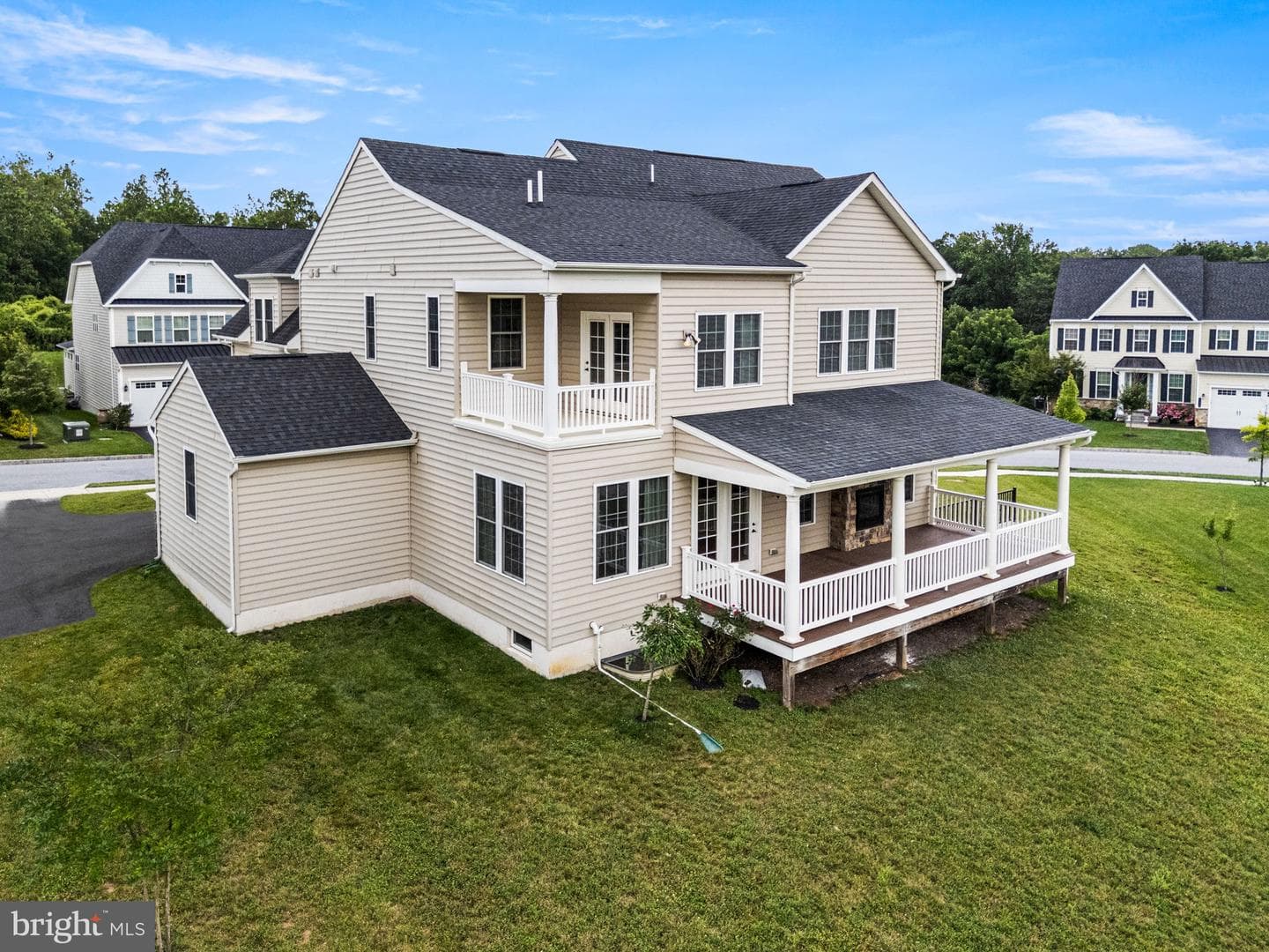 708 Stonecliffe Road photo 3