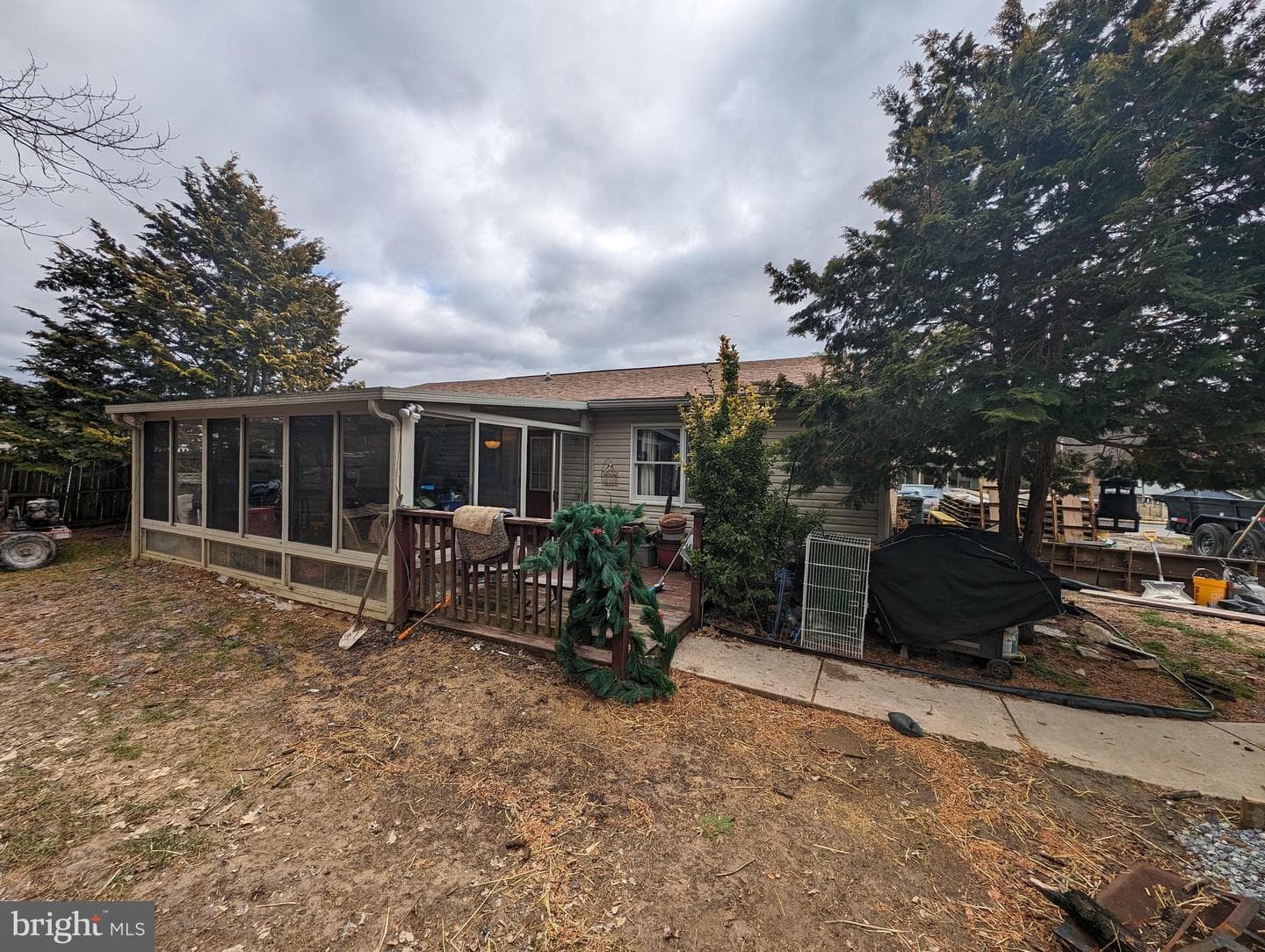 915 Charles Street photo 2