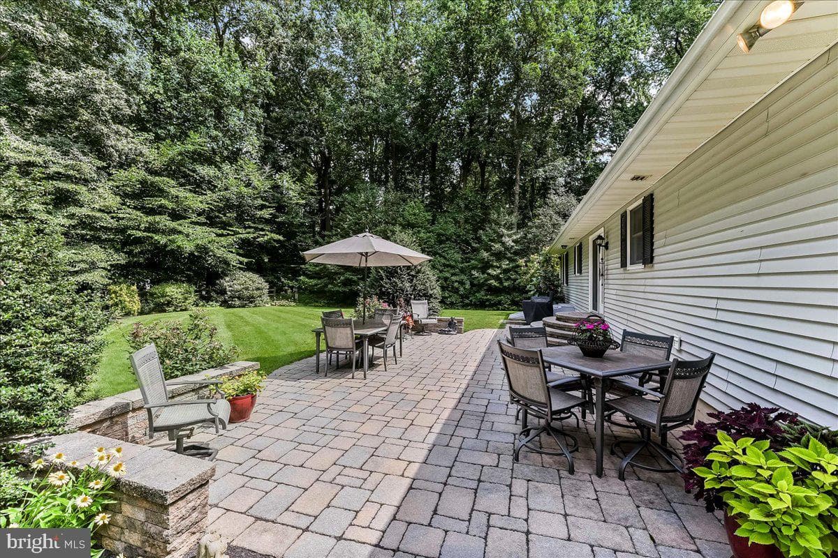 372 Hipkins Road photo 13