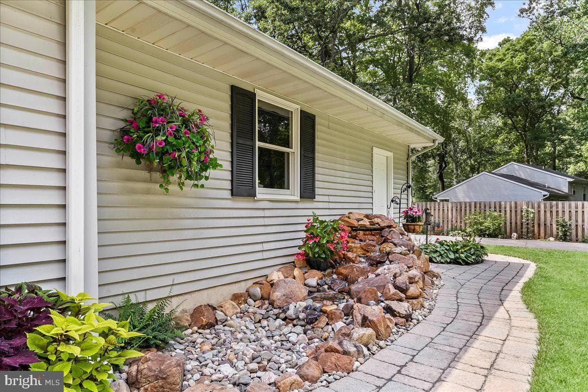372 Hipkins Road photo 14