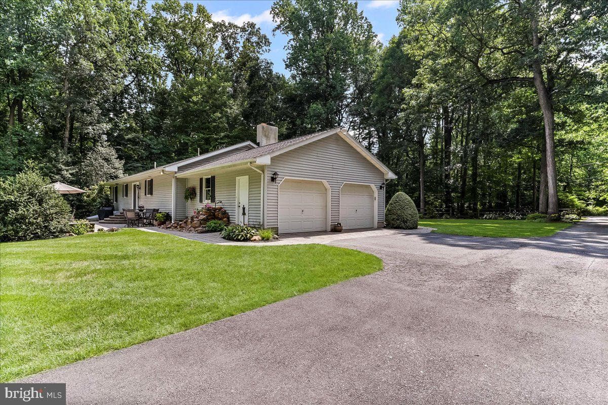372 Hipkins Road photo 16