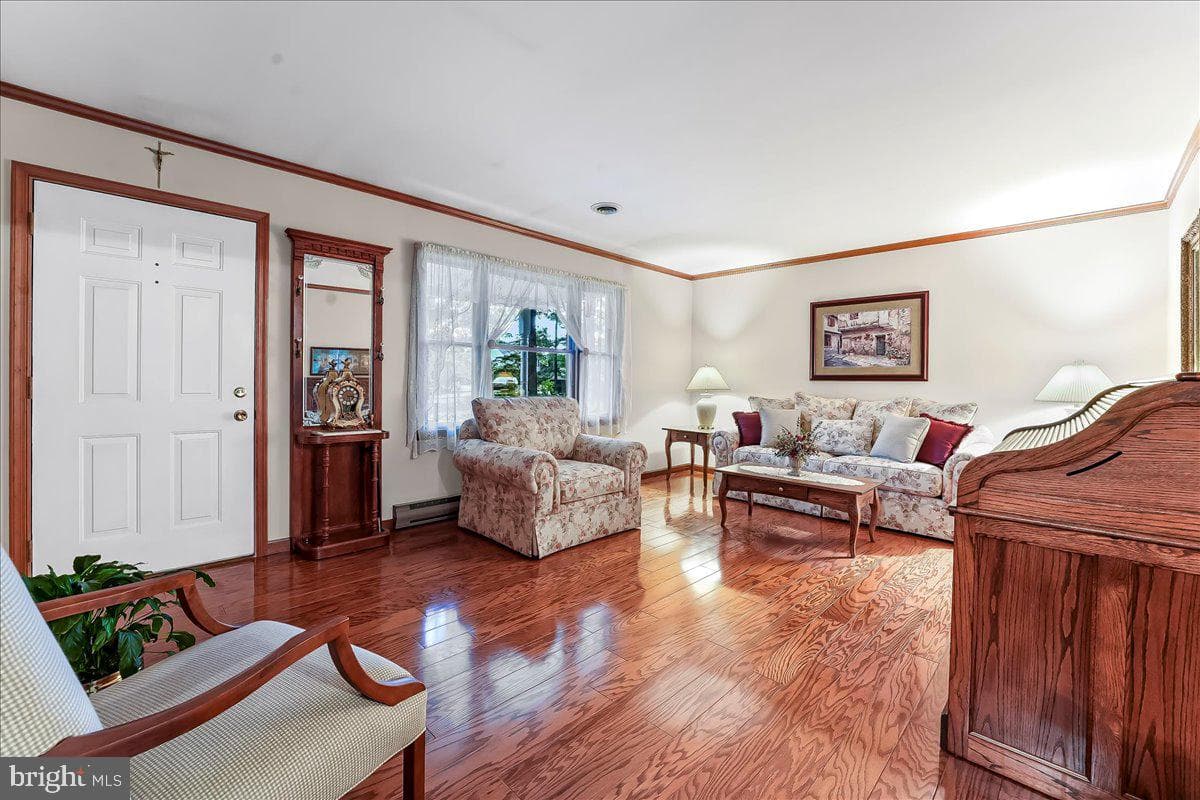 372 Hipkins Road photo 17