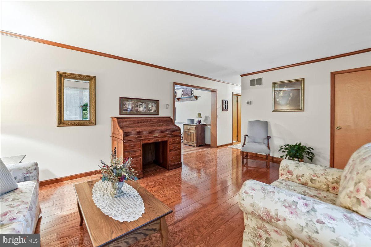 372 Hipkins Road photo 19