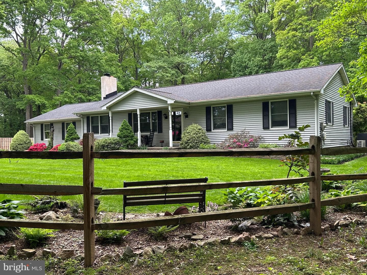 372 Hipkins Road photo 2