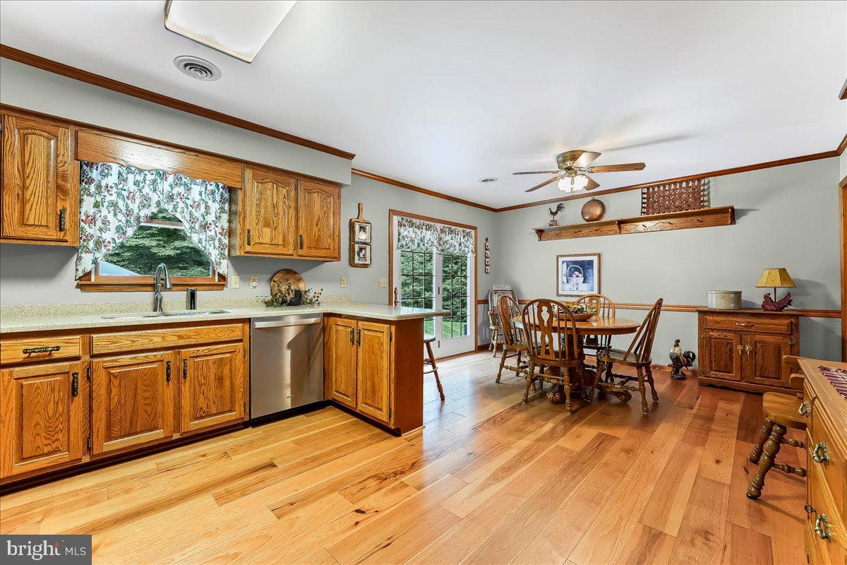 372 Hipkins Road photo 20