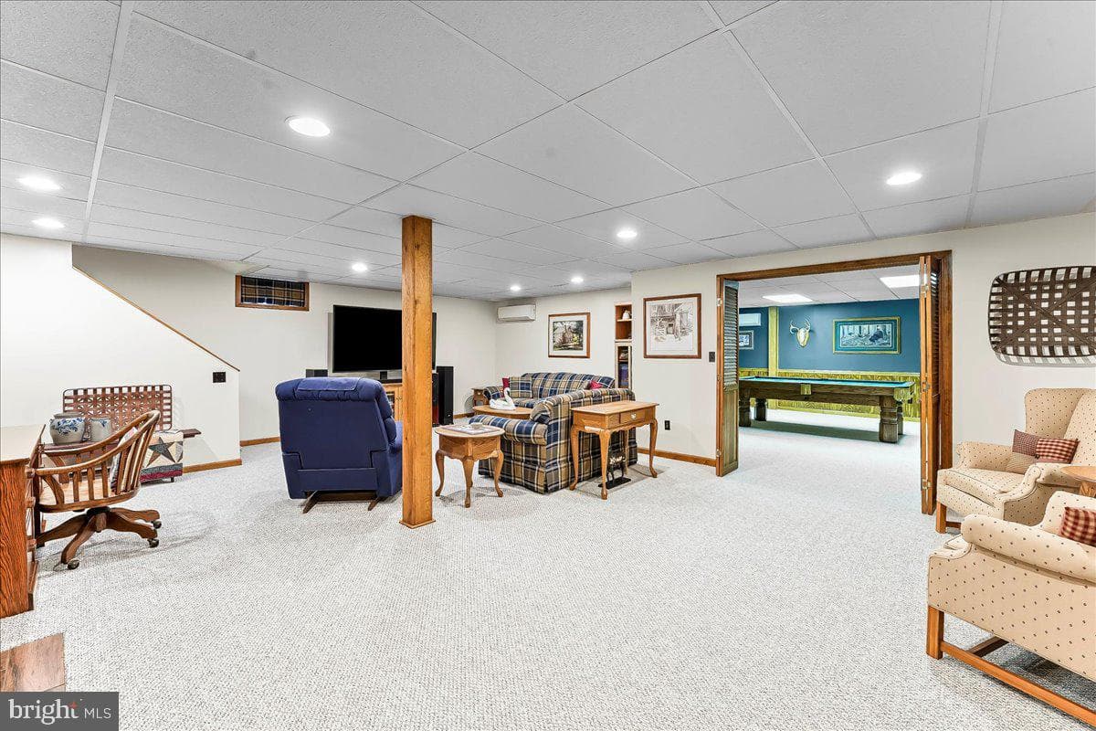 372 Hipkins Road photo 38