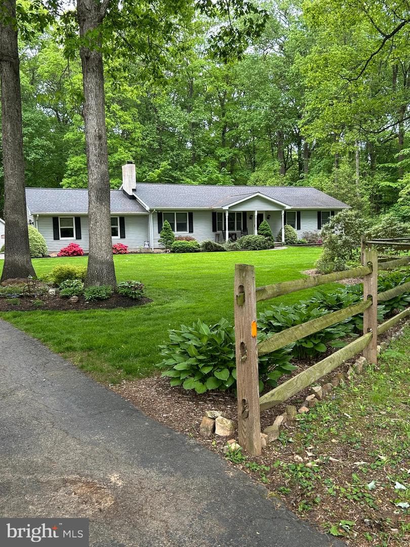 372 Hipkins Road photo 4